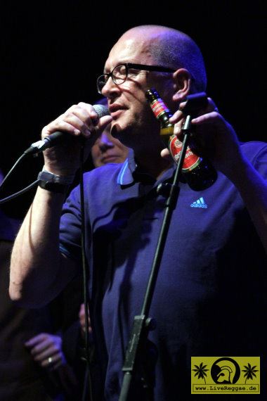 Mick Clare (UK) with The Nicks 2. Freedom Sounds Festival - Gebaeude 9, Koeln 03. Mai 2014 (11).JPG